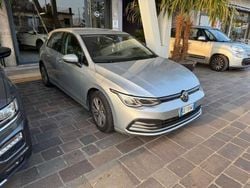 Argento Usata 2021 VW Golf VIII Tre volumi | 16.900 € (Ottimo prezzo)