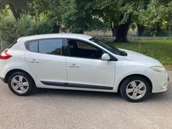 Bianco Usata 2010 Renault Mégane III Dynamique Tre volumi | 3000 € (Buon prezzo)