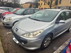 Grigio Usata 2008 Peugeot 307 Station wagon | 2500 € (Buon prezzo)