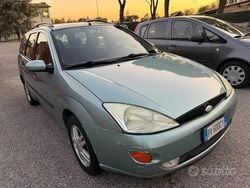 Blu Usata 2001 Ford Focus Ghia Station wagon | 750 € (Super prezzo)