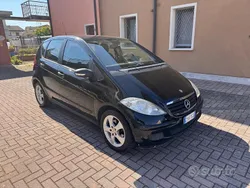 Nero Usata 2005 Mercedes A180 Tre volumi | 1500 € (Buon prezzo)