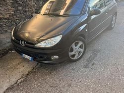 Nero Usata 2004 Peugeot 206 Tre volumi | 1300 €
