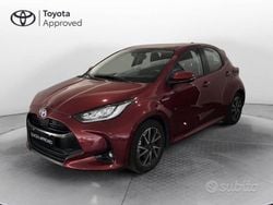 Rosso Usata 2020 Toyota Yaris Hybrid Trend Tre volumi | 18.500 € (Buon prezzo)