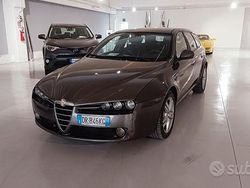 Grigio Usata 2008 Alfa Romeo 159 Station wagon | 2400 € (Buon prezzo)