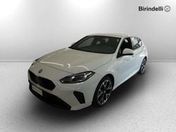 Alpin white pastello Usata 2024 BMW 118 Comfort Edition Due volumi | 36.000 € (Buon prezzo)