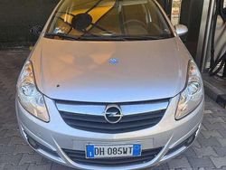 Usata 2007 Opel Corsa Enjoy Tre volumi | 950 € (Ottimo prezzo)