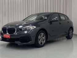 Grigio Usata 2021 BMW 118 Advantage Due volumi | 22.157 € (Super prezzo)