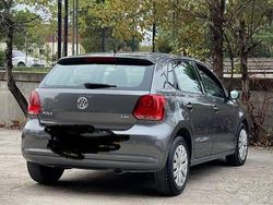 Grigio Usata 2013 VW Polo Tre volumi | 4800 € (Buon prezzo)