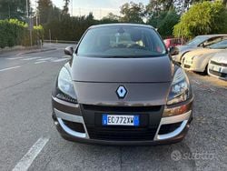Marrone Usata 2010 Renault Scénic III Monovolume | 4900 € (Buon prezzo)