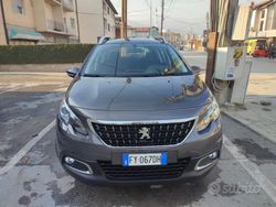 Grigio Usata 2019 Peugeot 2008 Allure SUV | 11.500 € (Buon prezzo)