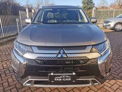 Grigio Usata 2021 Mitsubishi Outlander SUV | 23.500 € (Buon prezzo)