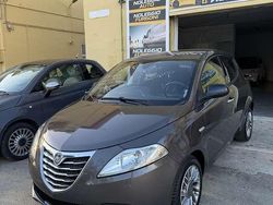 Usata 2013 Lancia Ypsilon S Due volumi | 6390 € (Buon prezzo)