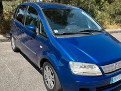 Blu Usata 2006 Fiat Idea Monovolume | 2500 € (Buon prezzo)
