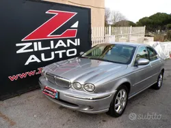 Argento Usata 2005 Jaguar X-type Executive Tre volumi | 1900 € (Super prezzo)