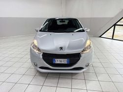 Grigio Usata 2015 Peugeot 208 Allure Due volumi | 6990 € (Buon prezzo)