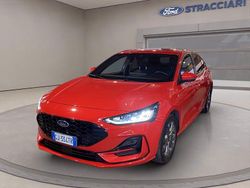 Rosso metallizzato Usata 2022 Ford Focus ST-Line Tre volumi | 17.900 € (Buon prezzo)