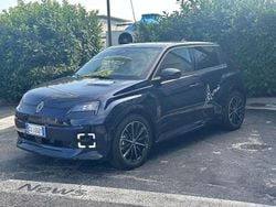 Blu/azzurro Usata 2024 Renault R5 Iconic Due volumi | 29.800 € (Buon prezzo)