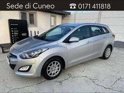 Argento Usata 2015 Hyundai i30 Comfort Station wagon | 6400 € (Ottimo prezzo)