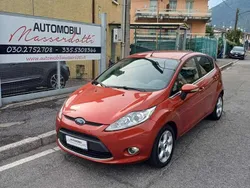 Rosso metallizzato Usata 2010 Ford Fiesta Titanium Due volumi | 4997 € (Buon prezzo)