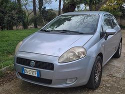 Grigio Usata 2006 Fiat Grande Punto Due volumi | 900 € (Super prezzo)