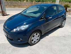 Blu Usata 2009 Ford Fiesta Titanium Tre volumi | 3900 € (Buon prezzo)