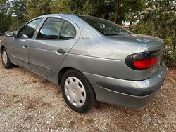 Grigio Usata 1997 Renault Mégane Tre volumi | 1500 €
