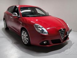 Rosso Usata 2015 Alfa Romeo Giulietta Exclusive Due volumi | 7300 € (Buon prezzo)