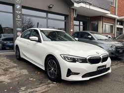 Bianco Usata 2020 BMW 318 Advantage Tre volumi | 20.999 € (Buon prezzo)