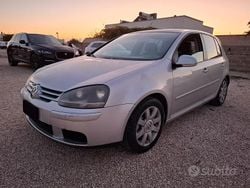 Grigio Usata 2004 VW Golf V Tre volumi | 1490 € (Ottimo prezzo)