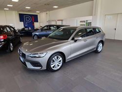 Grigio Usata 2021 Volvo V60 Momentum Station wagon | 21.300 € (Ottimo prezzo)