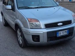 Usata 2006 Ford Fusion Due volumi | 1700 € (Buon prezzo)