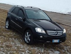Nero Usata 2007 Mercedes ML320 SUV | 6700 € (Buon prezzo)