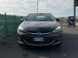 Grigio Usata 2013 Opel Astra Tre volumi | 4900 € (Buon prezzo)