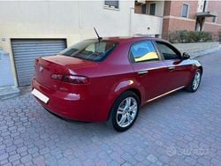 Rosso Usata 2009 Alfa Romeo 159 Ti Tre volumi | 6500 € (Buon prezzo)