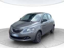 Grigio pietra Usata 2024 Lancia Ypsilon Due volumi | 15.500 € (Molto cara)