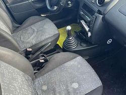 Blu Usata 2004 Ford Fiesta Ambiente Due volumi | 1000 € (Super prezzo)