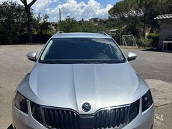 Argento Usata 2019 Skoda Octavia G-TEC Executive Station wagon | 7400 €