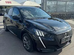 Nero Usata 2023 Peugeot e-208 GT Due volumi | 18.200 € (Ottimo prezzo)
