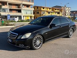 Nero Usata 2009 Mercedes E250 AMG Tre volumi | 7800 € (Buon prezzo)