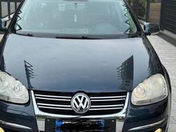 Blu Usata 2006 VW Jetta Tre volumi | 2900 €
