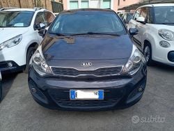 Grigio Usata 2014 Kia Rio Tre volumi | 4900 € (Buon prezzo)