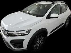 Bianco Nuova 2025 Dacia Sandero Expression Tre volumi | 18.999 € (Cara)