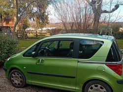 Usata 2005 Peugeot 1007 Monovolume | 1100 €