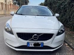 Bianco Usata 2017 Volvo V40 Business Edition Tre volumi | 11.800 €