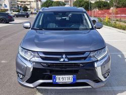Grigio Usata 2017 Mitsubishi Outlander P-HEV Instyle SUV | 15.700 €