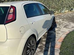 Bianco Usata 2014 Fiat Punto Street Tre volumi | 5990 € (Buon prezzo)