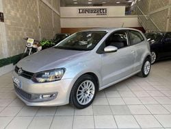 Grigio Usata 2010 VW Polo Comfortline Tre volumi | 5490 € (Buon prezzo)
