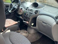 Grigio Usata 2002 Toyota Yaris Due volumi | 1300 €