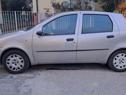 Grigio Usata 2001 Fiat Punto Due volumi | 1800 € (Buon prezzo)