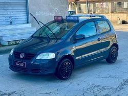 Grigio Usata 2010 VW Fox Due volumi | 2450 € (Buon prezzo)